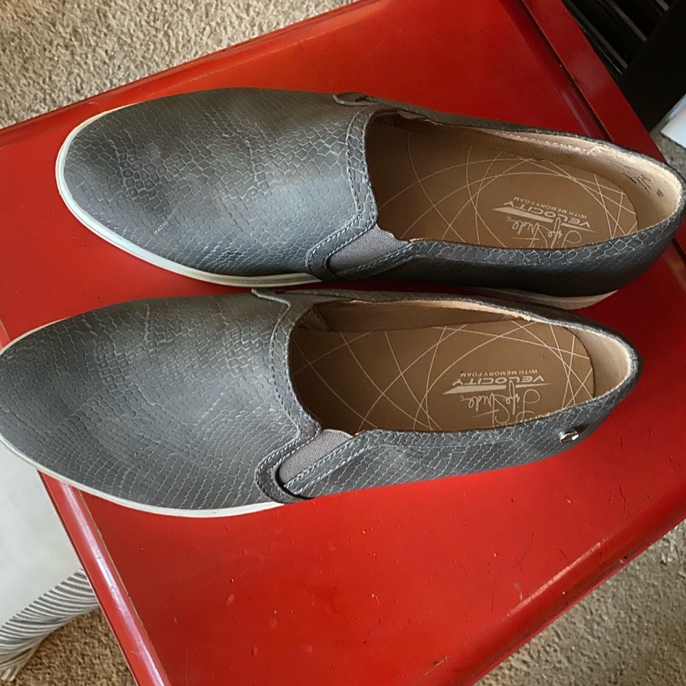Life Stride velocity shoes